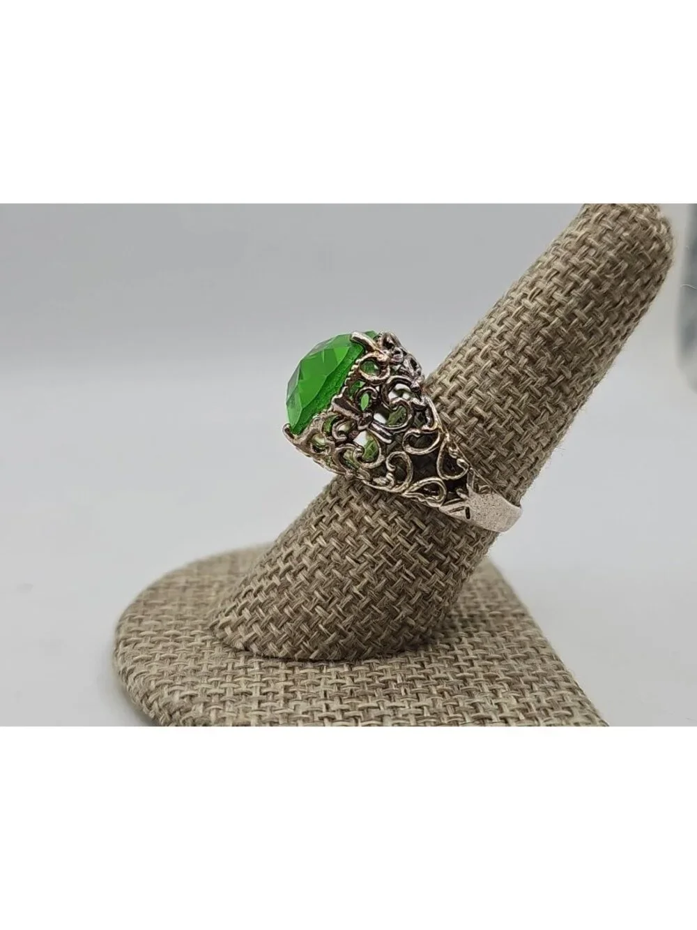 Silver Ring With Glass Green Stone Size 8